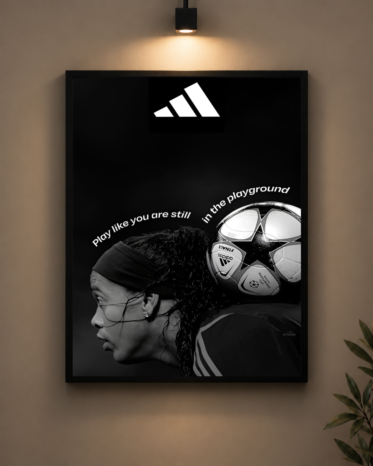 Ronaldinho Playground Frame in black frame - PrintIt