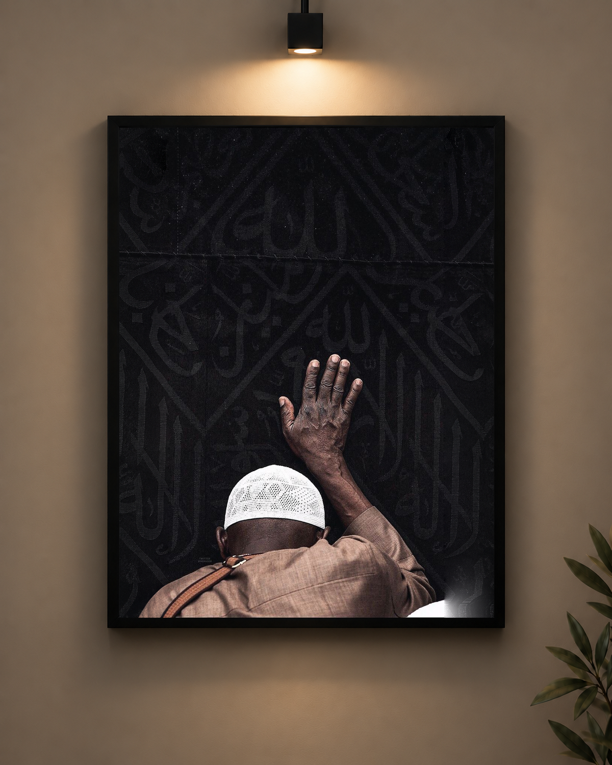Prayer Silhouette Frame in black frame - PrintIt