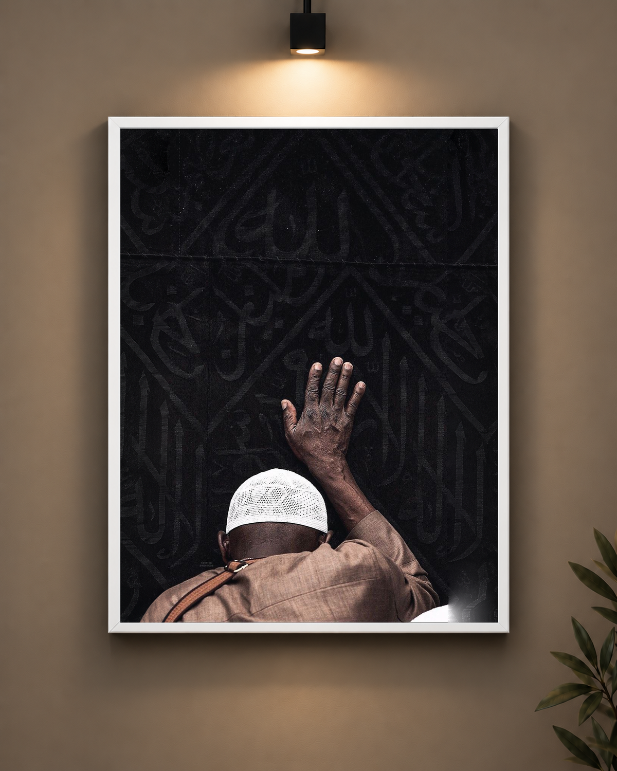 Prayer Silhouette Frame in black frame - PrintIt