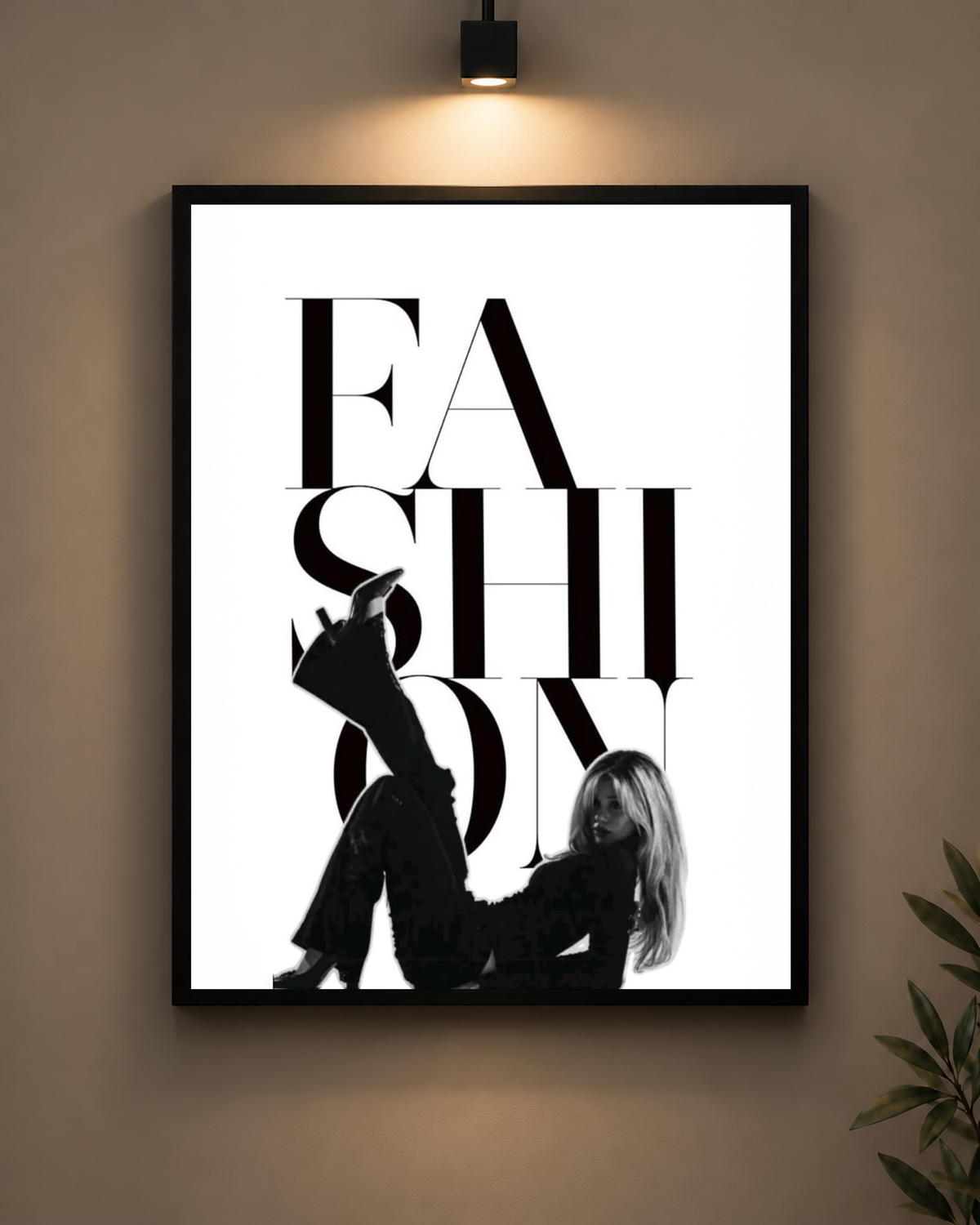 Fashion Silhouette Frame in black frame - PrintIt